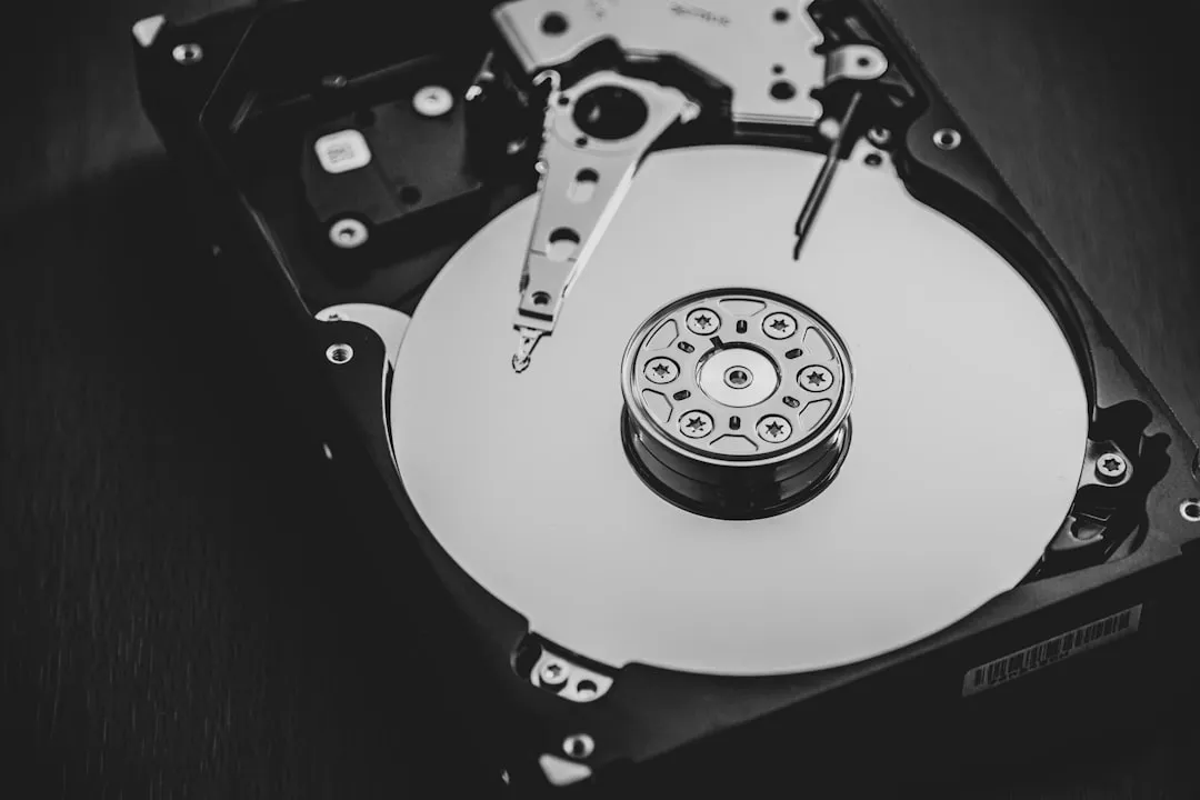 北京软件定制开发服务商对比：自建团队与外包协作的成本与效率分析