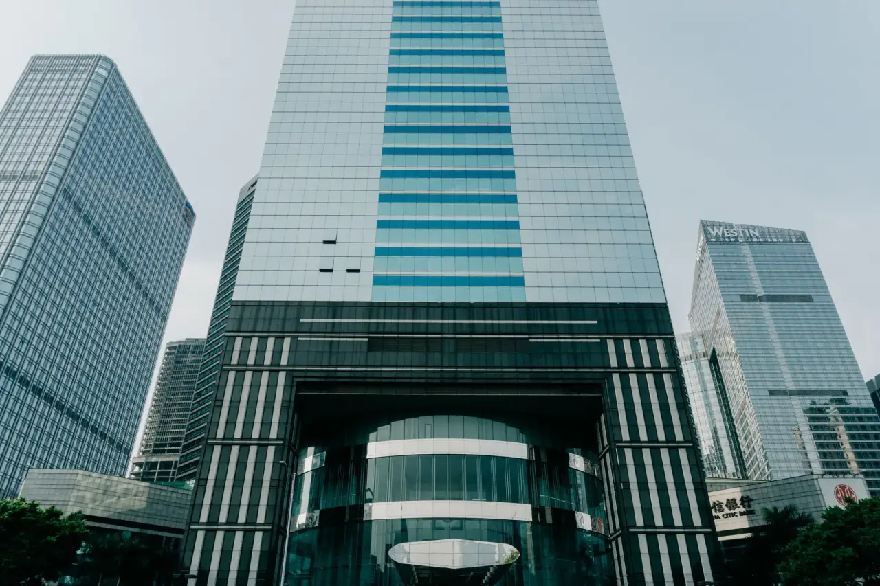 2025年软件定制行业技术趋势：低代码与微服务架构应用